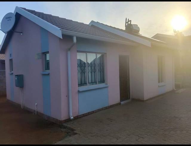 2 BEDROOM HOUSE FOR SALE IN SKY CITY